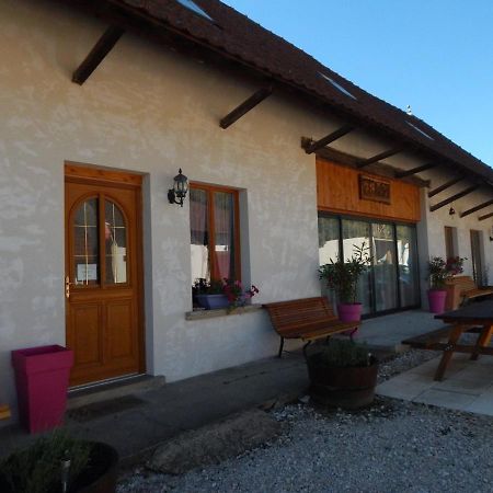 Gite Chez Marcel Et Bea La Chapelle-Saint-Sauveur  Екстериор снимка