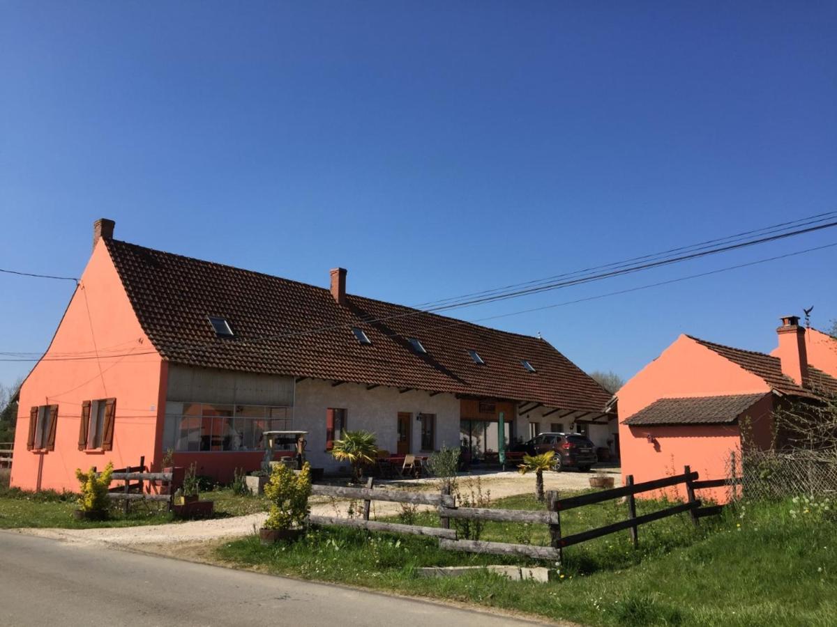 Gite Chez Marcel Et Bea La Chapelle-Saint-Sauveur  Екстериор снимка